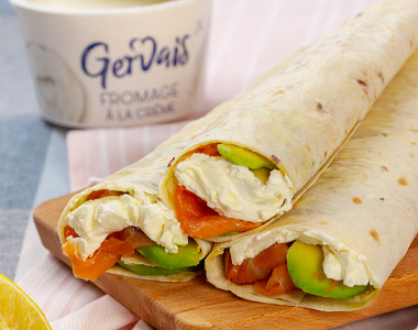 Roulés de wraps avocat, saumon, Gervais